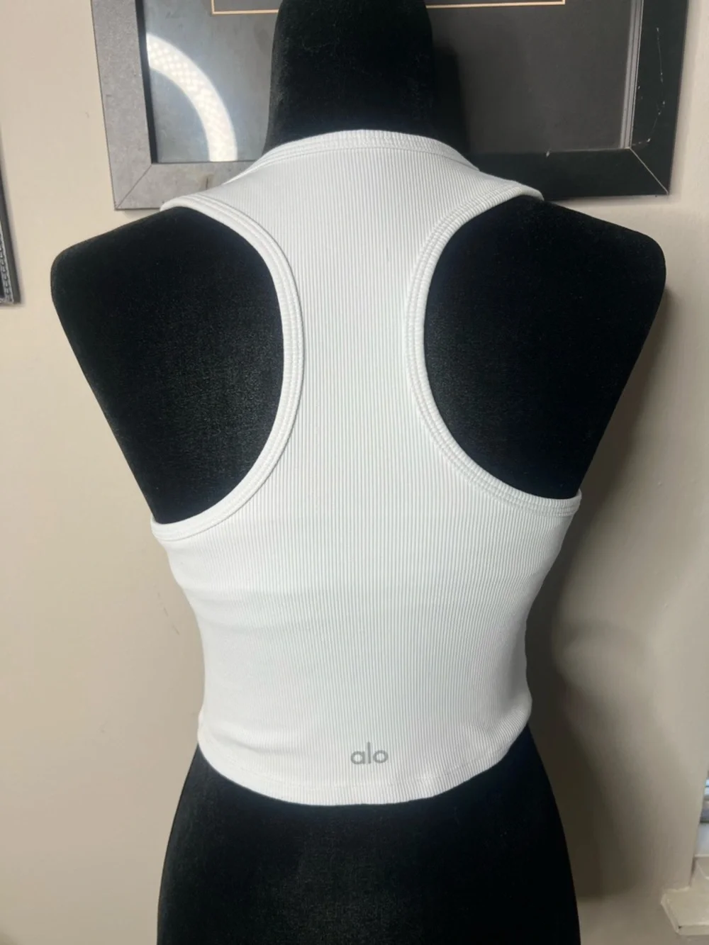 ALO Yoga White Cropped V-Neck Tank